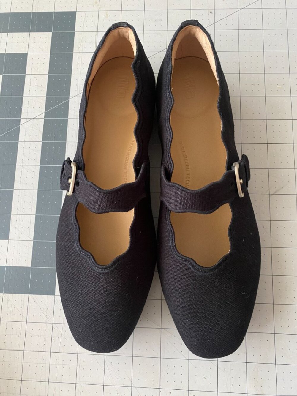 DELICATO Wave-Edge Canvas Mary Janes [Fitflop ] - Picture 3 of 5